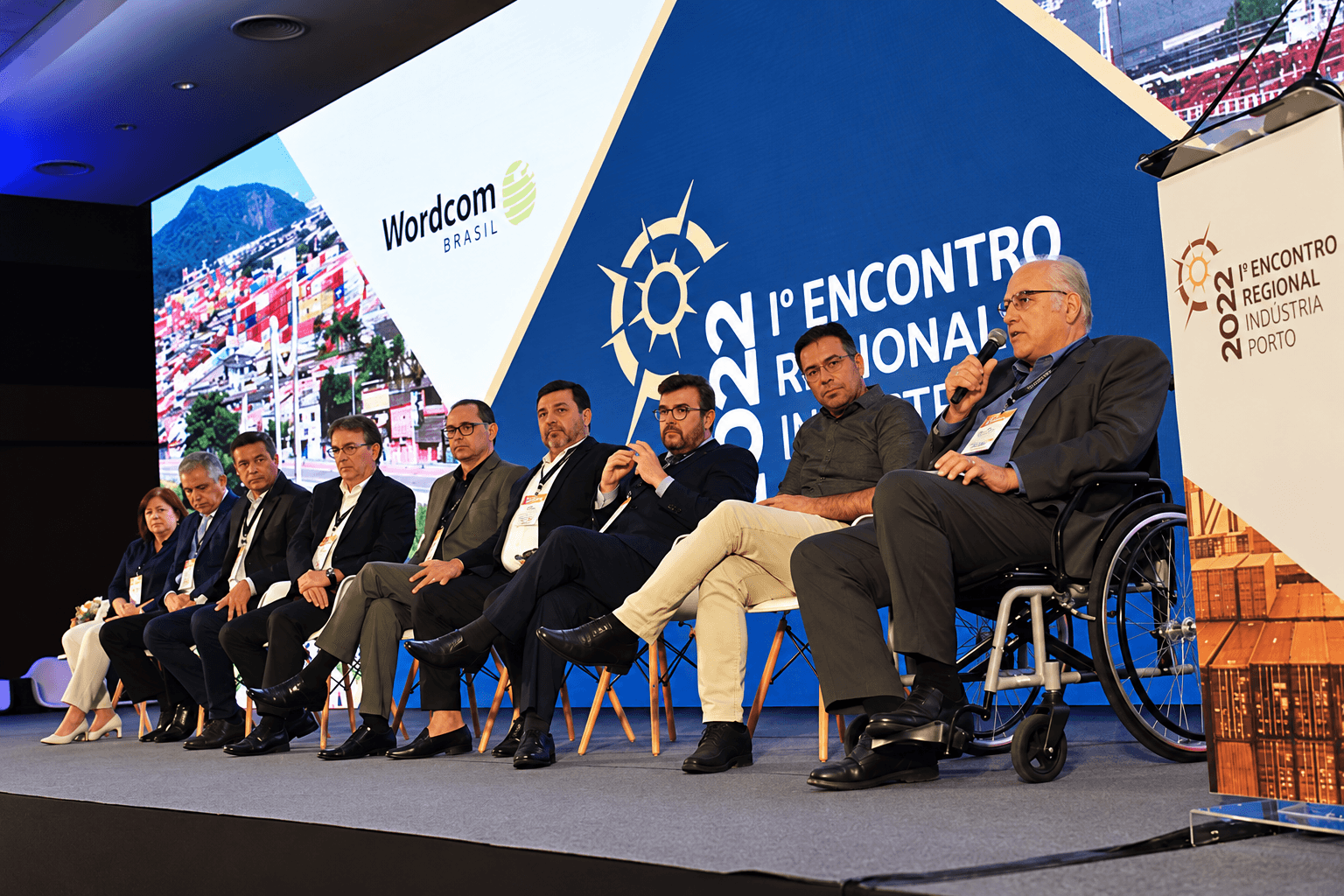 Participantes de um painel no Encontro Regional Indústria Porto